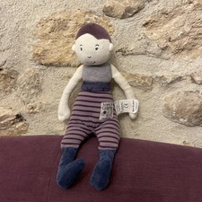Doudou peluche poupée garçon