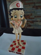 figurine Betty Boop infirmiere ( collection presse M6)