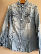 Chemise femme en jeans (chambray). Stradivarius. Bleu clair. Taille S. TBE