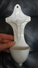Ancien benitier blanc ceramique terre cuite vernis jesus croix murale 