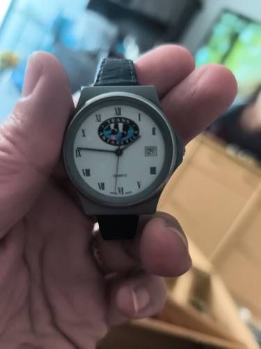 Une montre trans antarctica - une,