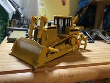 CAT D8R Diecast Metal Dozer