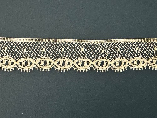 Ancienne dentelle mécanique