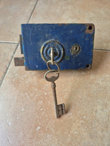 Ancienne serrure porte en - ancienne, de