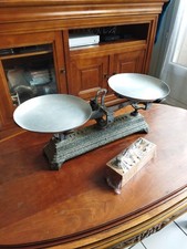 Balance ancienne Force 10 kg avec sa boite de 12 poids en laiton
