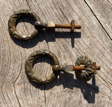 Deux Anciennes Poignées  De