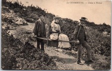 73 LA CHAMBOTTE - chaise a porteur.