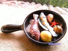 ancien poelon ceramique de vallauris,poissons coquillages