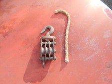 Petit  Palan Poulie  Ancienne avec Crochet   Hauteur 18 Cm