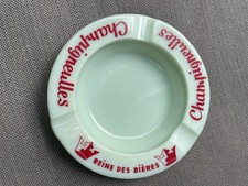 Ancien cendrier pub reine des