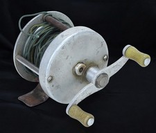 Ancien moulinet de pêche   (Réf#D-511)