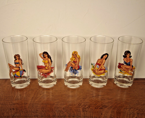 Lot verres anciens - verres, up