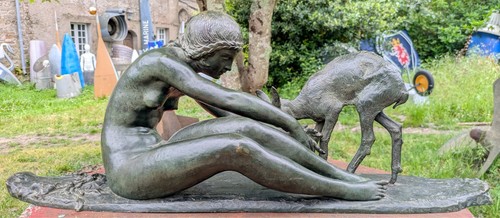 Grand bronze art - art, ary