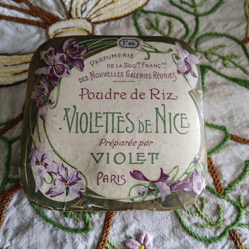 Ancienne boîte poudre art - boîte,