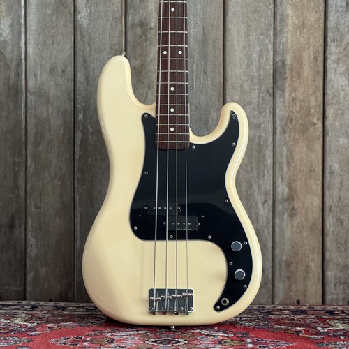 Prévente fender precision - prÉvente, :
