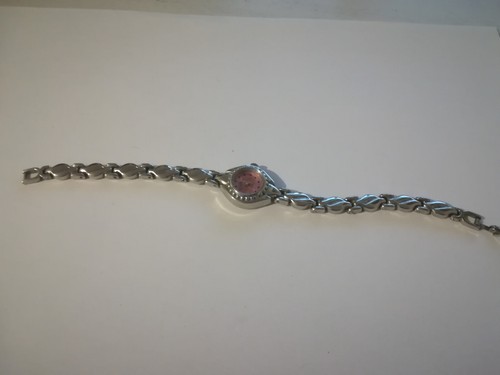 Montre quartz en acier - a,