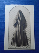 cpa robe de bure , petit voile et chapelet de Ste Thérèse de l'Enfant Jesus