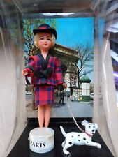 Poupée vintage année 60 dans boite diorama Paris