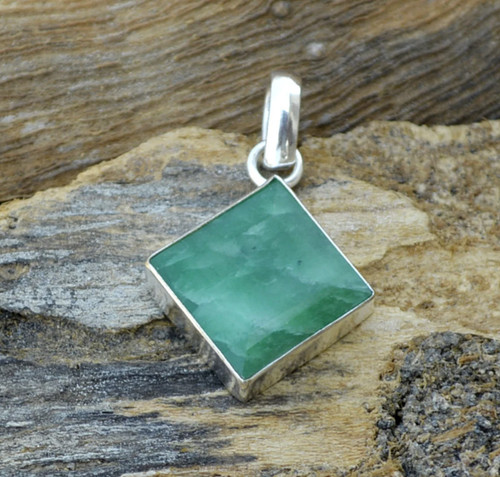 Pendentif émeraude naturelle