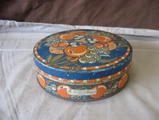 Boîte ancienne en tôle –