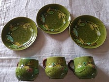 Tasses et soucoupes anc