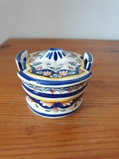 Petit pot à couvercle