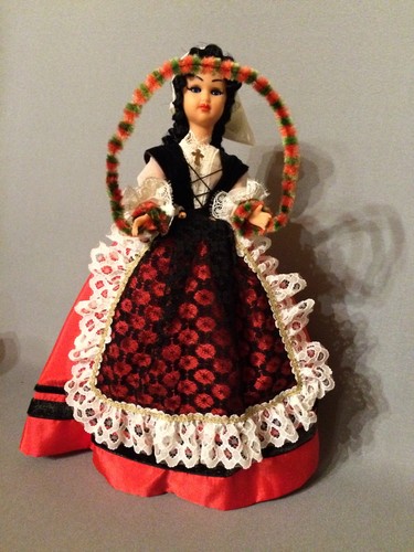 Poupée folklorique régionale
