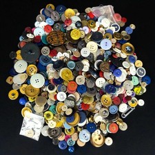 Lot 650 boutons bijoux vintage