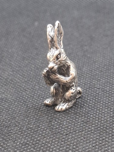 Ancien lapin argent - en,