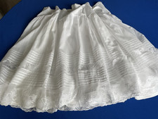Grand volant de jupon ancien linon, nervures, dentelle  (L94)