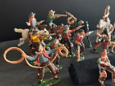 Collector - 50/60 - 14 Cowboys et indiens et 5 chevaux - Reamsa