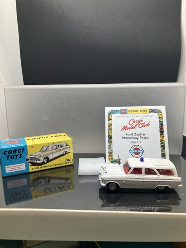 Corgi 419 ford zephyr motorway - corgi,