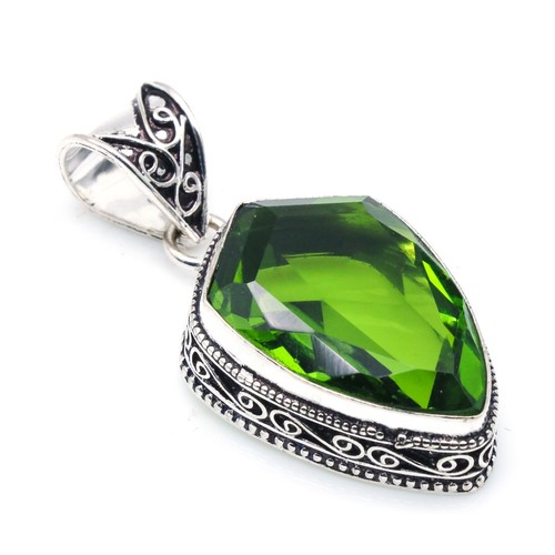 Pendentif bijoux fait main - , en