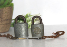 2PC VIEUX FER FORME UNIQUE