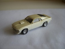 MONOGRAM MODELS FORD MUSTANG 1989 Ech : 1/87 GRIS CLAIR 