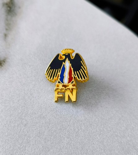Pin front national aigle - pin's,