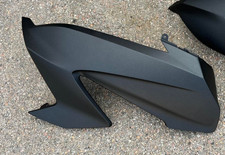 couvercle lateral avant droit