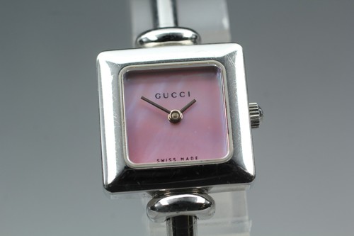 Presque comme neuve montre - comme, neuve]