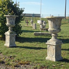 Vase jardin Médicis pierre