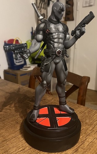 Statue deadpool bowen force - statue,
