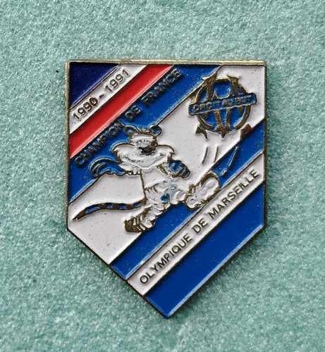 Rare pin champion de - om,