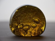  Sulfure presse papier verre bullé la Verrerie de Biot couleur jaune doré ambre 