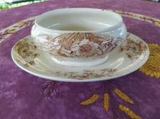 Saucière ancienne sur Plateau