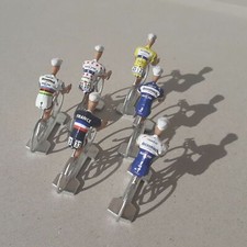 Lot de 6 cyclistes miniatures