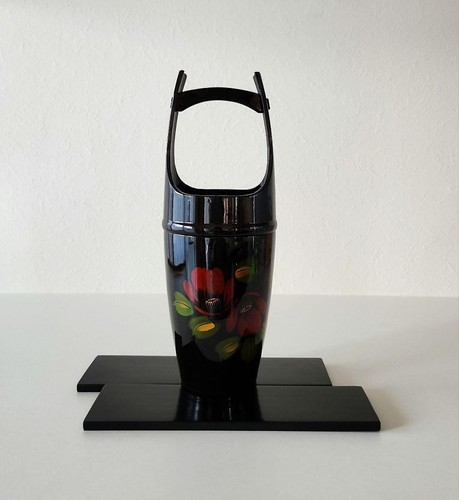 Vase camélia avec plaque - , de
