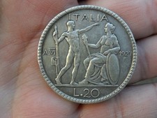 pièce de monnaie argent  800mil.  Italie   20 lires 1927 R  Vittorio Emanuel III