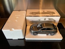 TRES RARE PORSCHE MACAN TURBO 2013 GREY METALLIC 1/18 MINICHAMPS
