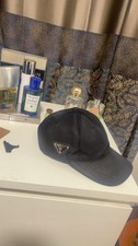 casquette prada