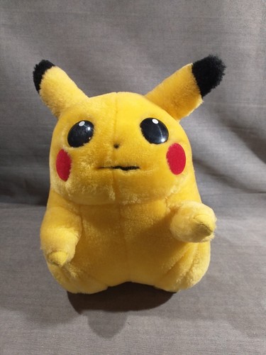 Peluche pokemon pikachu play - peluche,
