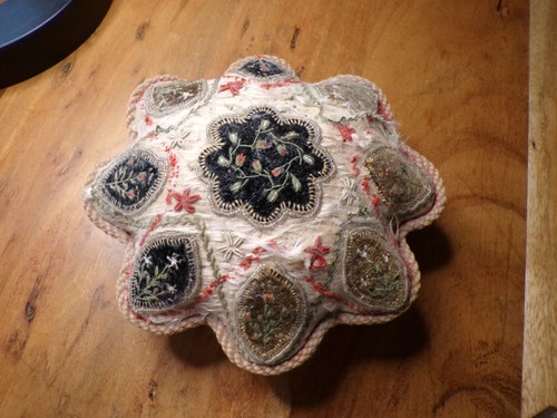 Ancien coussin porte - ancien, aiguilles